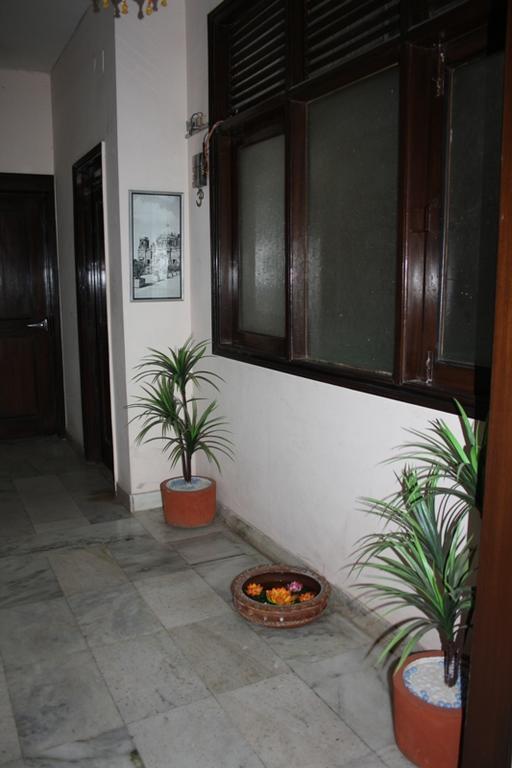 Jeraths Villa Bed And Breakfast Делхи Екстериор снимка