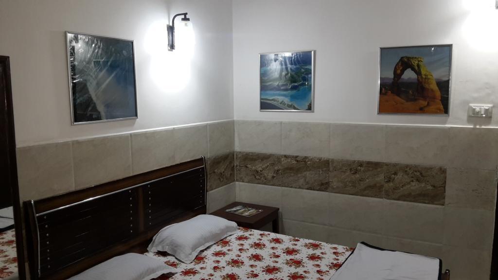 Jeraths Villa Bed And Breakfast Делхи Екстериор снимка
